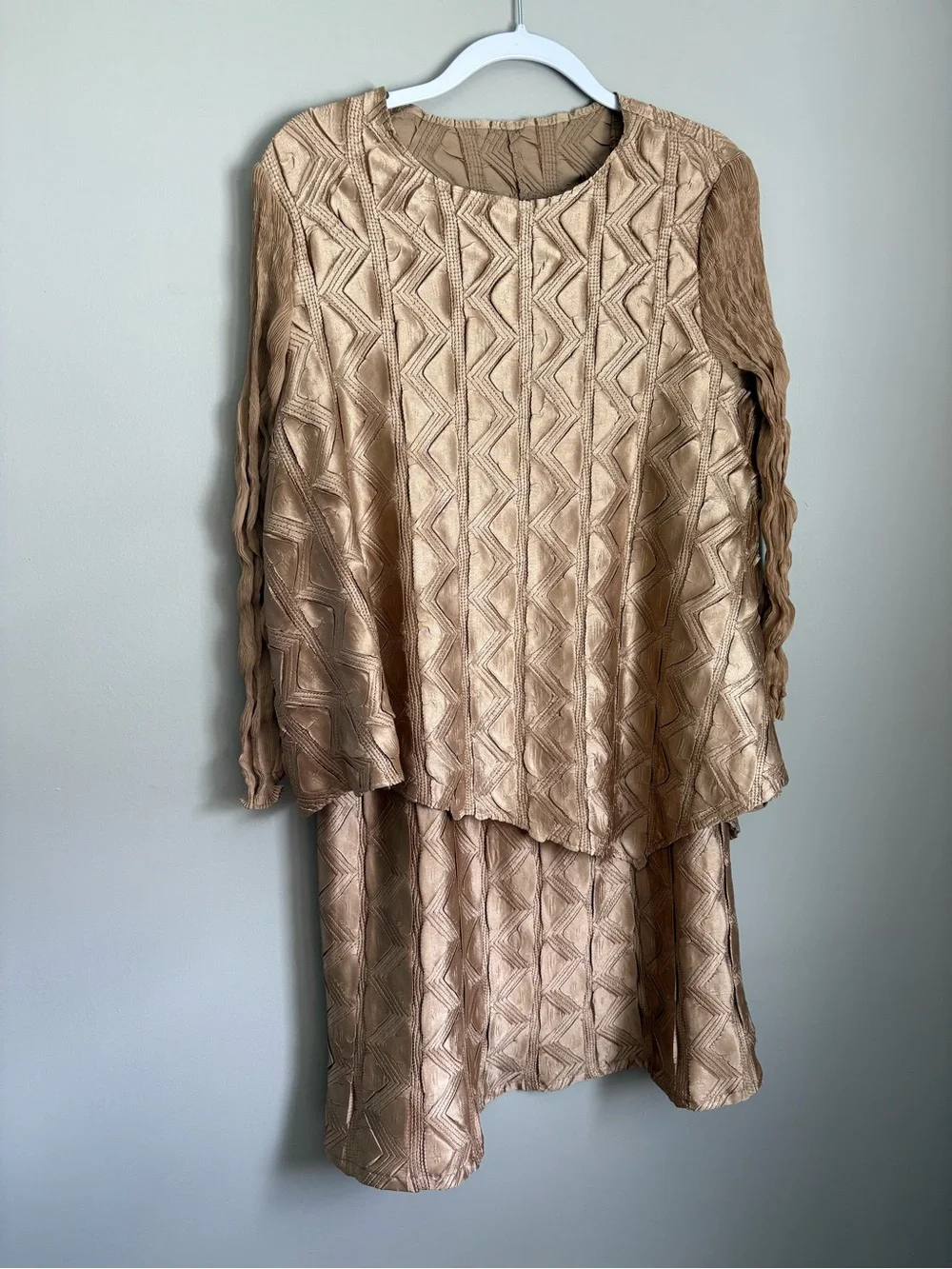 Rich Radi Q’s New York Gold Micro Pleated Co-ordTop Skirt Diamond Texture Glam
